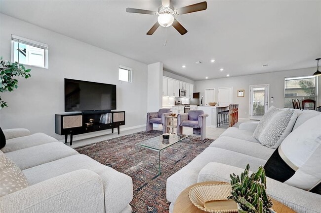 Foto del edificio - 5309a Baythorne Dr