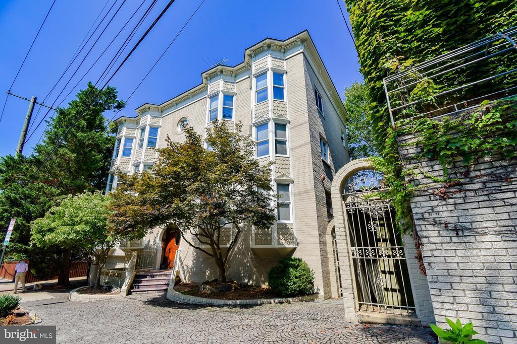 Foto principal - 5305 Dana Pl NW