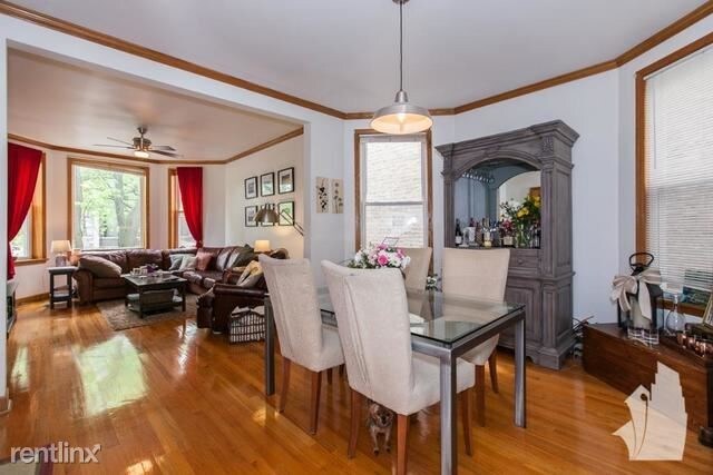 Foto del edificio - 2427 N Albany Ave