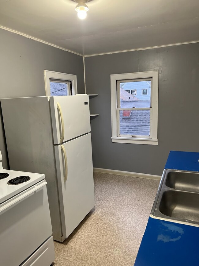Kitchen - 143 SW 3rd St