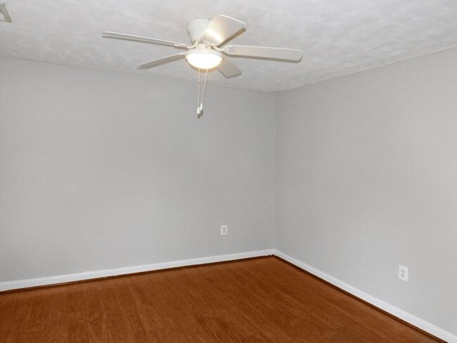 Building Photo - 47493 Southampton Dr