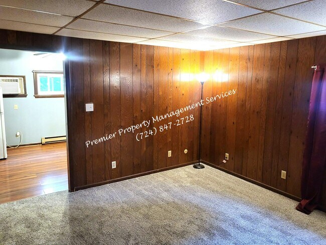 Foto del edificio - 731 E Main St