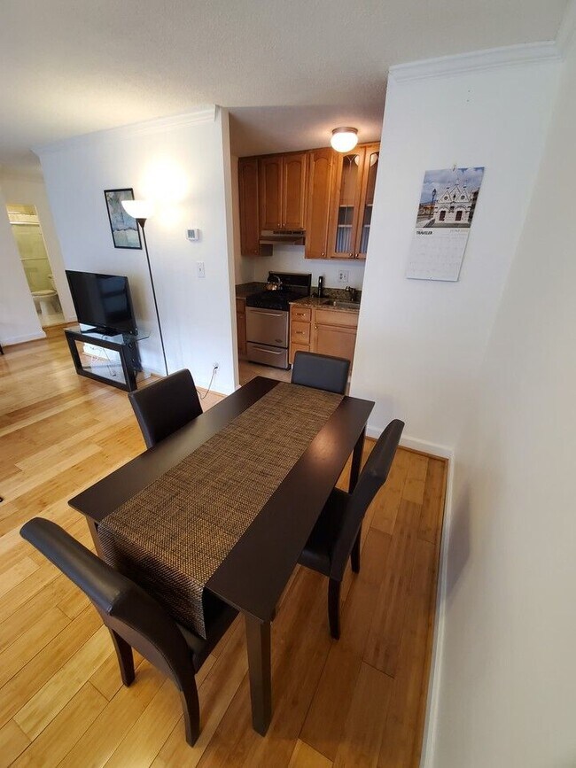 Foto del edificio - 1301 S Arlington Ridge Rd