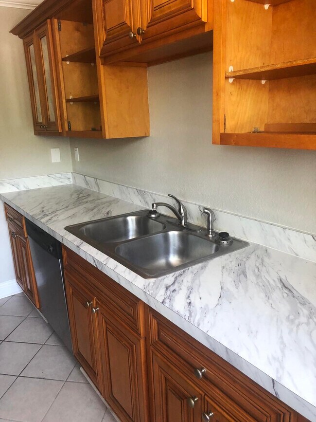 Kitchen - 7298 Ulmerton Rd