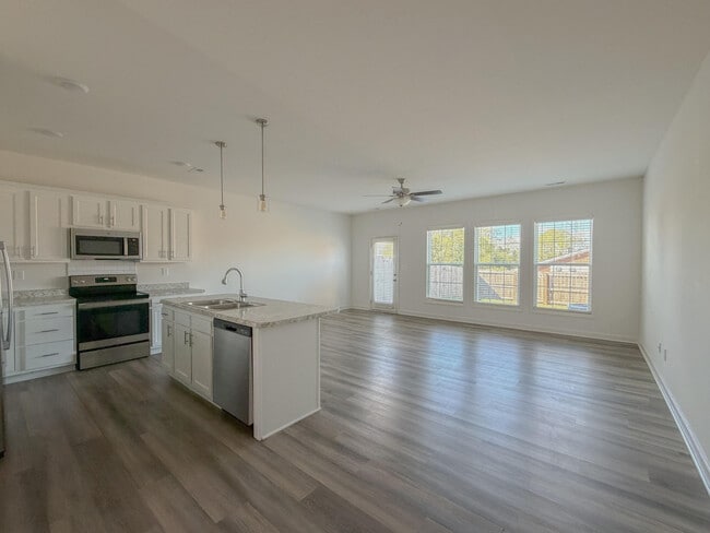 Building Photo - 339 Platt Dr