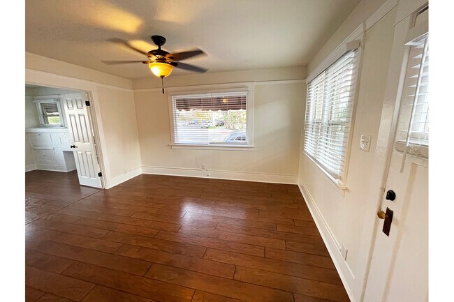 Living Room - 327 6th St