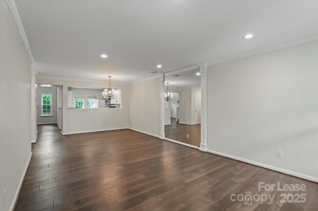 Building Photo - 9022 Roseton Ln