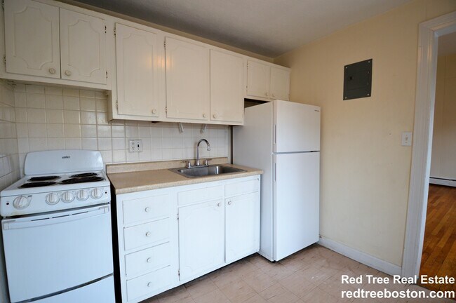 Foto del edificio - 172 N Beacon St