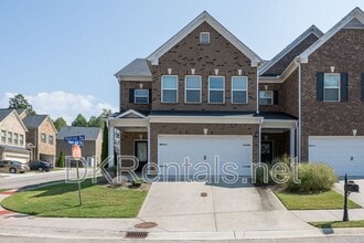 Building Photo - 2666 Pointcrest Way