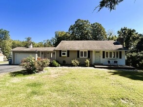 Building Photo - 122 Stone Rd