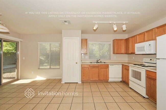 Foto del edificio - 17838 W Ventura St