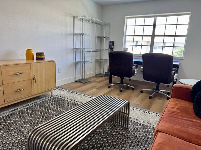 Building Photo - 299 SW 7th St