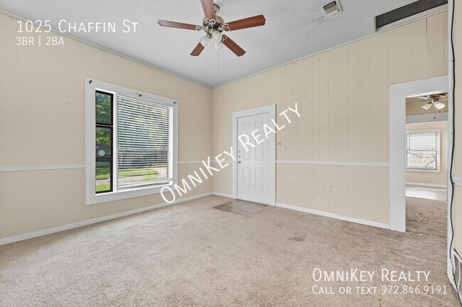 Building Photo - 1025 E Chaffin St