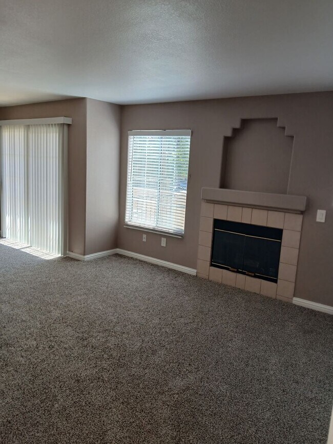 Foto del edificio - Hillpointe Rd. 1722