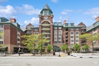 Building Photo - 44 N Vail Ave
