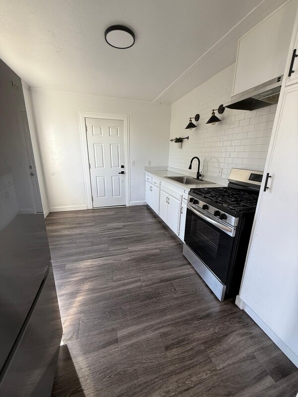 Building Photo - 1272 4th Ave