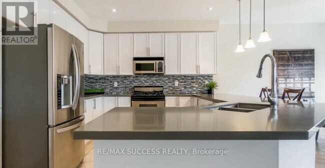 Building Photo - 5847 Summerside Dr