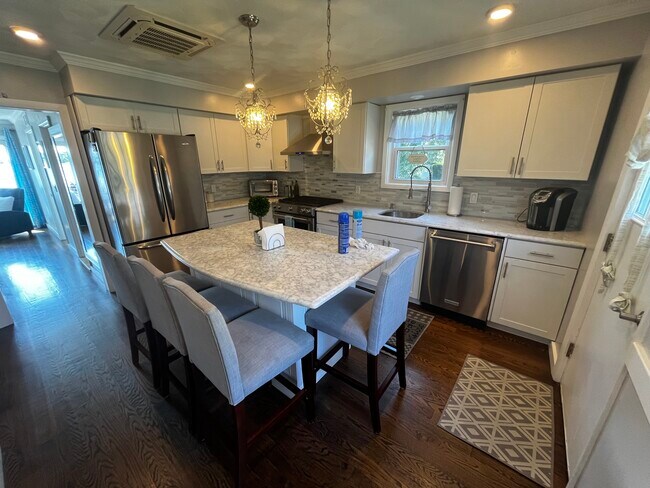 Building Photo - 46 Flintstone Rd