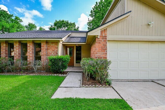 Building Photo - 3122 Frontier Dr