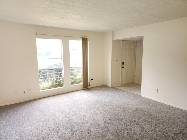 Foto del edificio - 3250 Strawberry Ln
