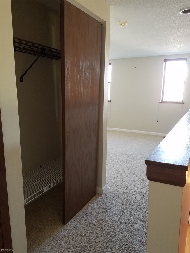 Building Photo - 523 D'onofrio Dr