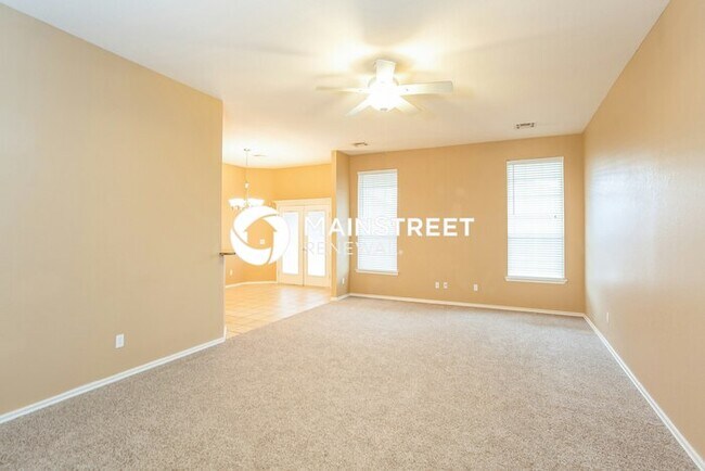 Foto del edificio - 4 Bedroom Pet-Friendly Home in Oklahoma Ci...