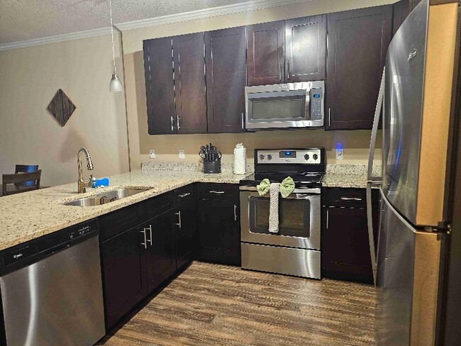 Building Photo - 915 Oasis Palm Cir