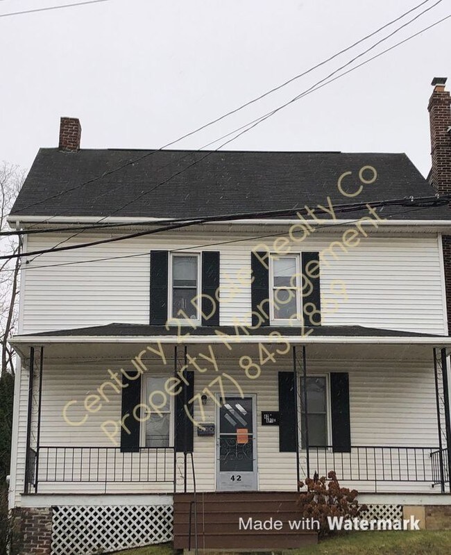 1st Floor Apt., 2 BR, 1 Bath in Red Lion PA Apartment for Rent in Red