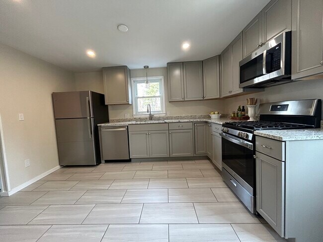 Building Photo - 201 Gorwin Dr