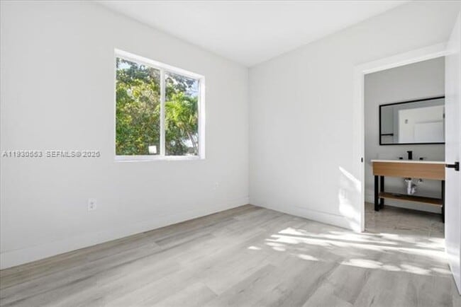 Building Photo - 1126 NW 28th St