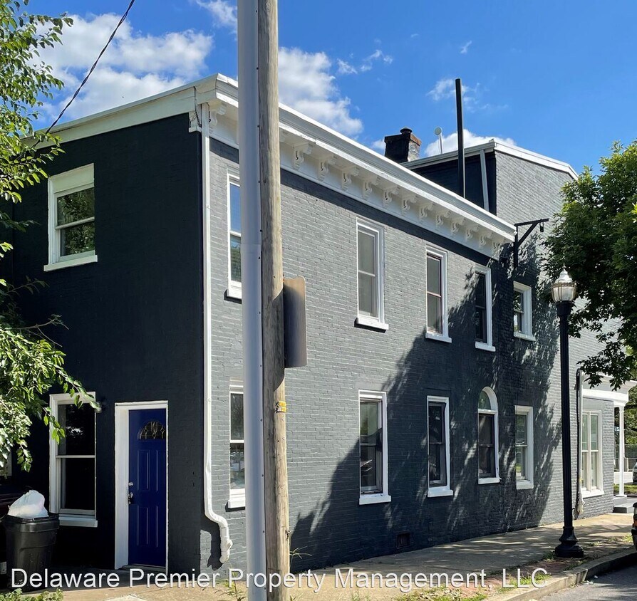 Building Photo - 3 br, 2.5 bath House - 617 1/2 E. 7th St