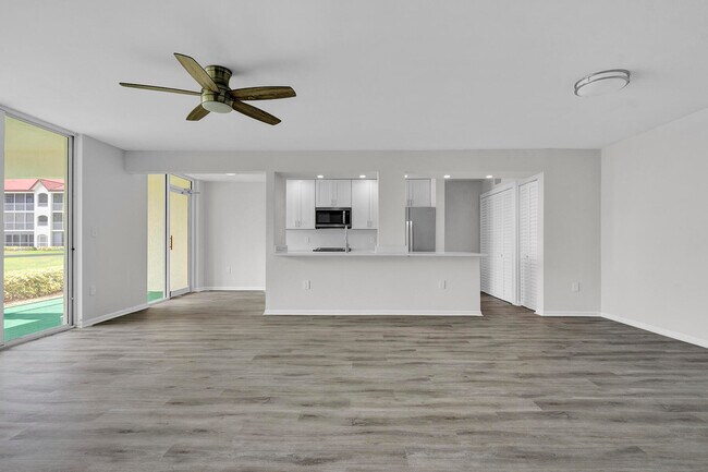 Building Photo - 102 Half Moon Cir