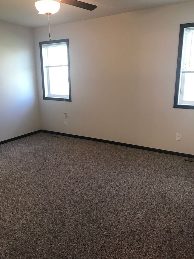 Foto del edificio - 3 Bed 2 Bath