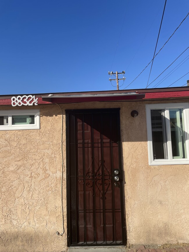 Building Photo - 8832 Mission Dr