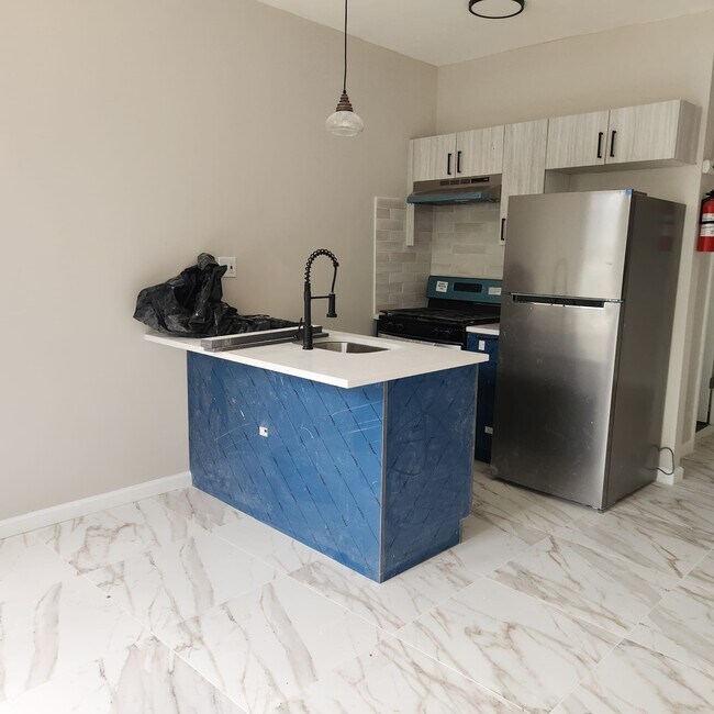 Foto del edificio - 443 Van Houten St