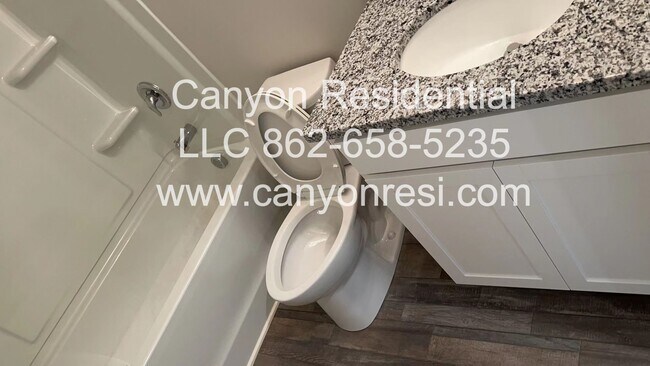 Foto del edificio - Charming single family house!3bedrooms, 2.5bathrooms