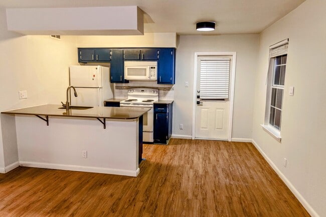 Building Photo - 3503 Alpine Cir