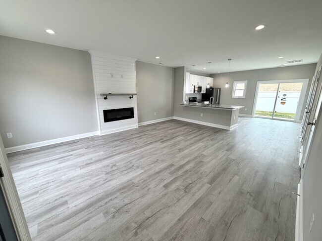 Foto del edificio - 1 Melissa Ln