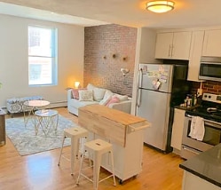 Building Photo - 42 Warwick St