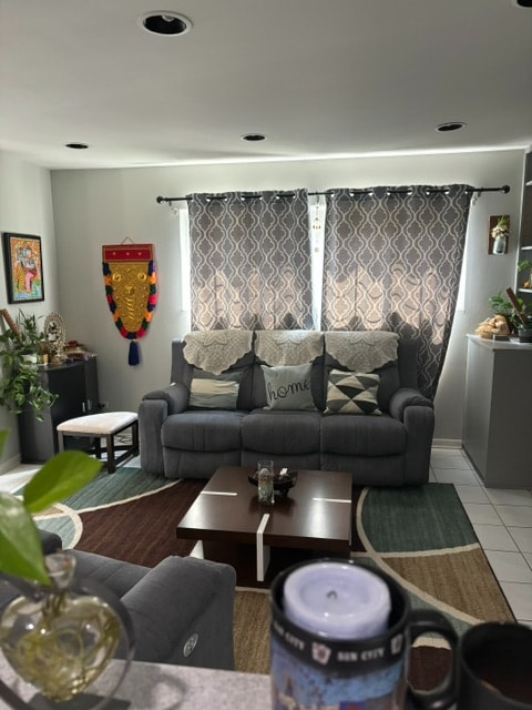 Building Photo - 493 Le Parc Cir