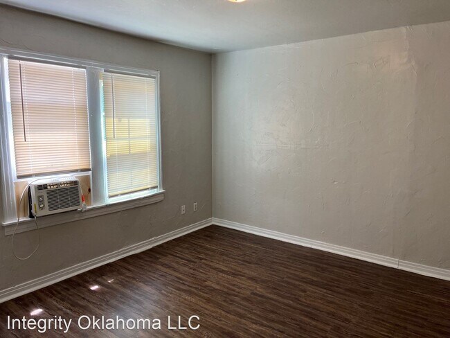 Building Photo - 3 br, 1 bath House - 908 Southwest 48th St...
