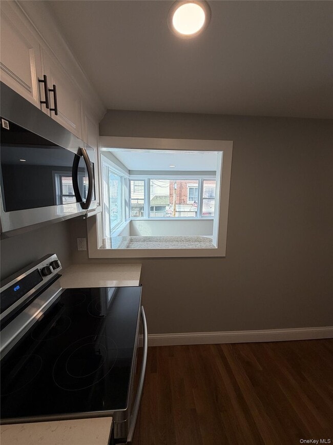 Building Photo - 4 Milton Ave