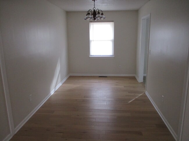 Foto del edificio - 1039 E Huntington Pl