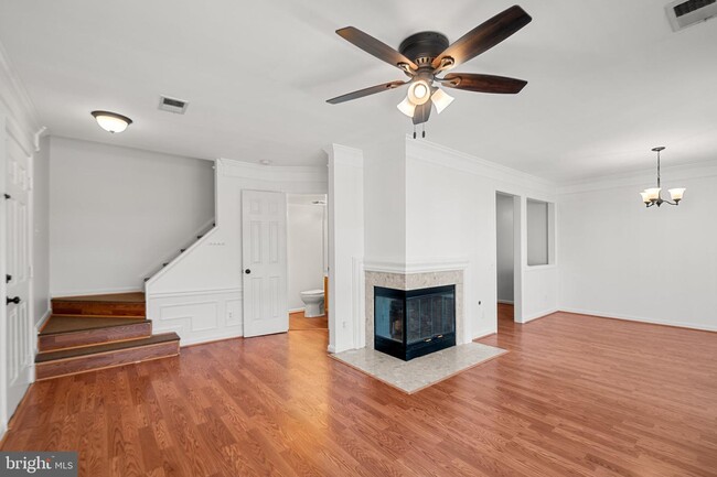 Building Photo - 8216 Catbird Cir