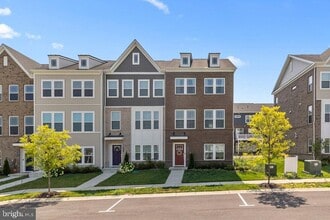 Building Photo - 6882 Barrowfield Pl