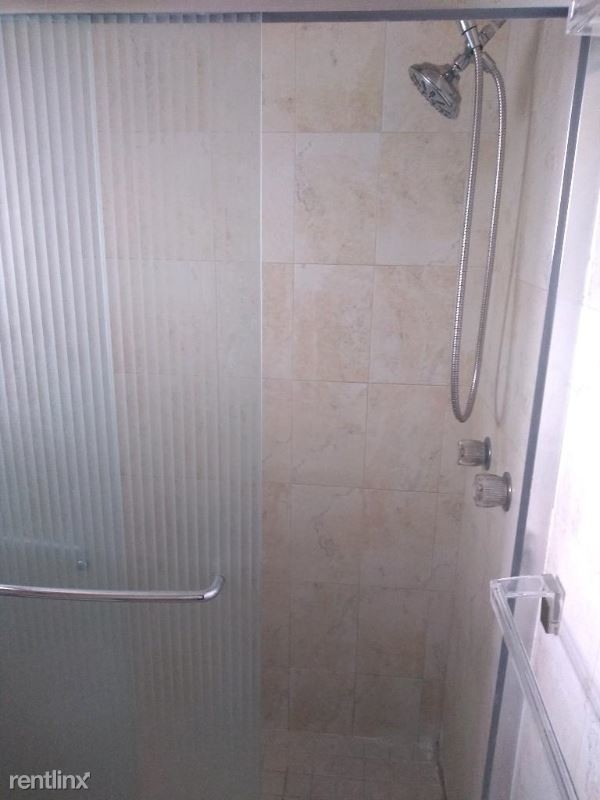 Foto del edificio - 1 br, 1 bath Condo - 2238 MONROE ST