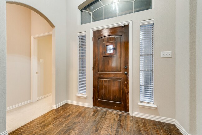 Building Photo - 3822 Downing Dr