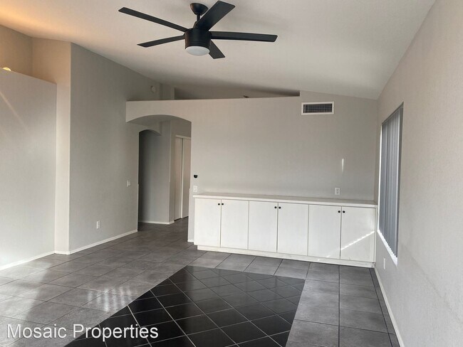 Foto del edificio - 3 br, 2 bath House - 2252 E Ross Ave