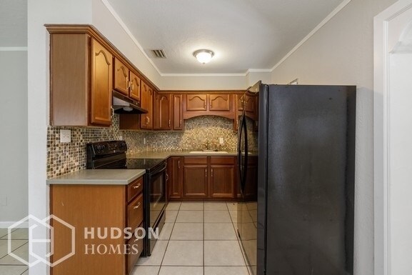 Building Photo - NOW AVAILABLE! 1421 Ne 17Th Ave, Gainesvil...