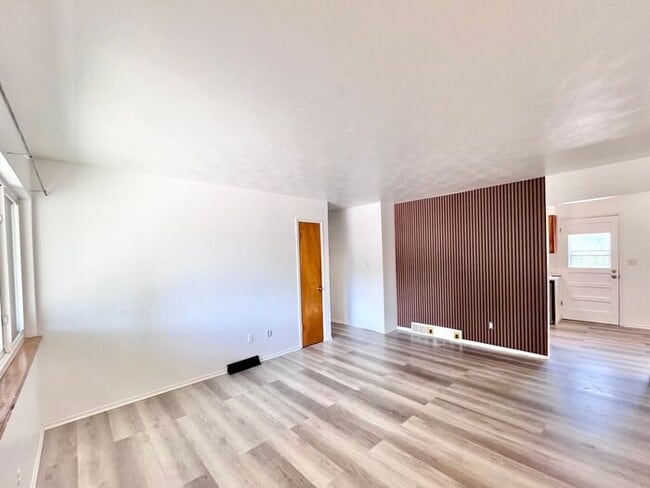 Building Photo - Updated 2bd/1ba Duplex in West Fort Collin...